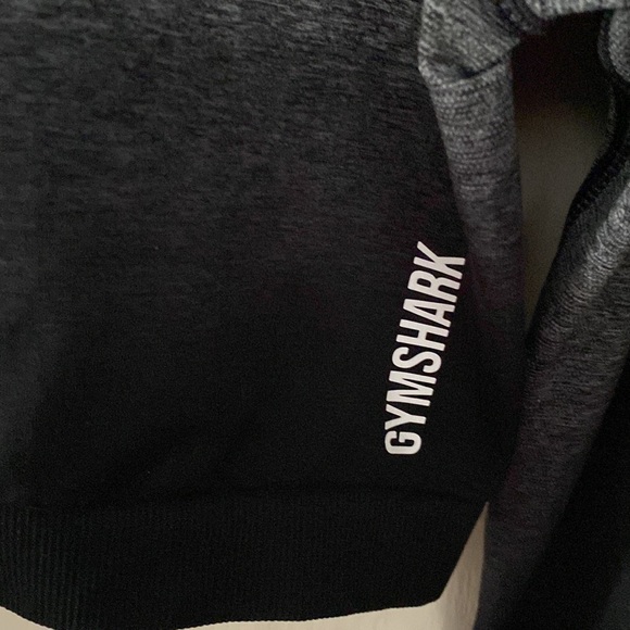 Gymshark Adapt Ombre Seamless Long Crop Top L. Top is in like new condition. - Picture 4 of 6